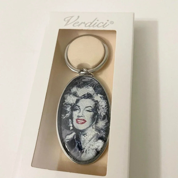 Verdici Marilyn Monroe Keychain Elby Gifts - Picture 15 of 16